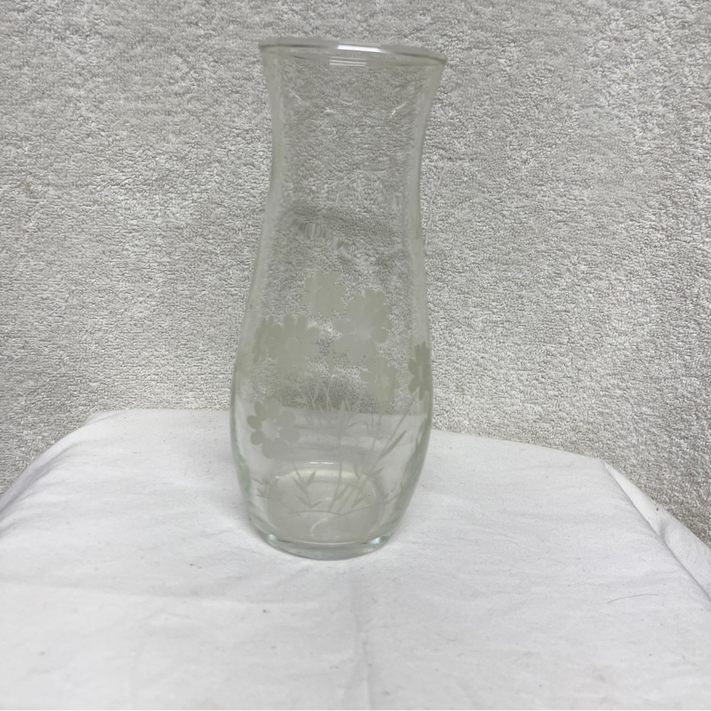 Pasabahce Elegant Floral Glass Vase